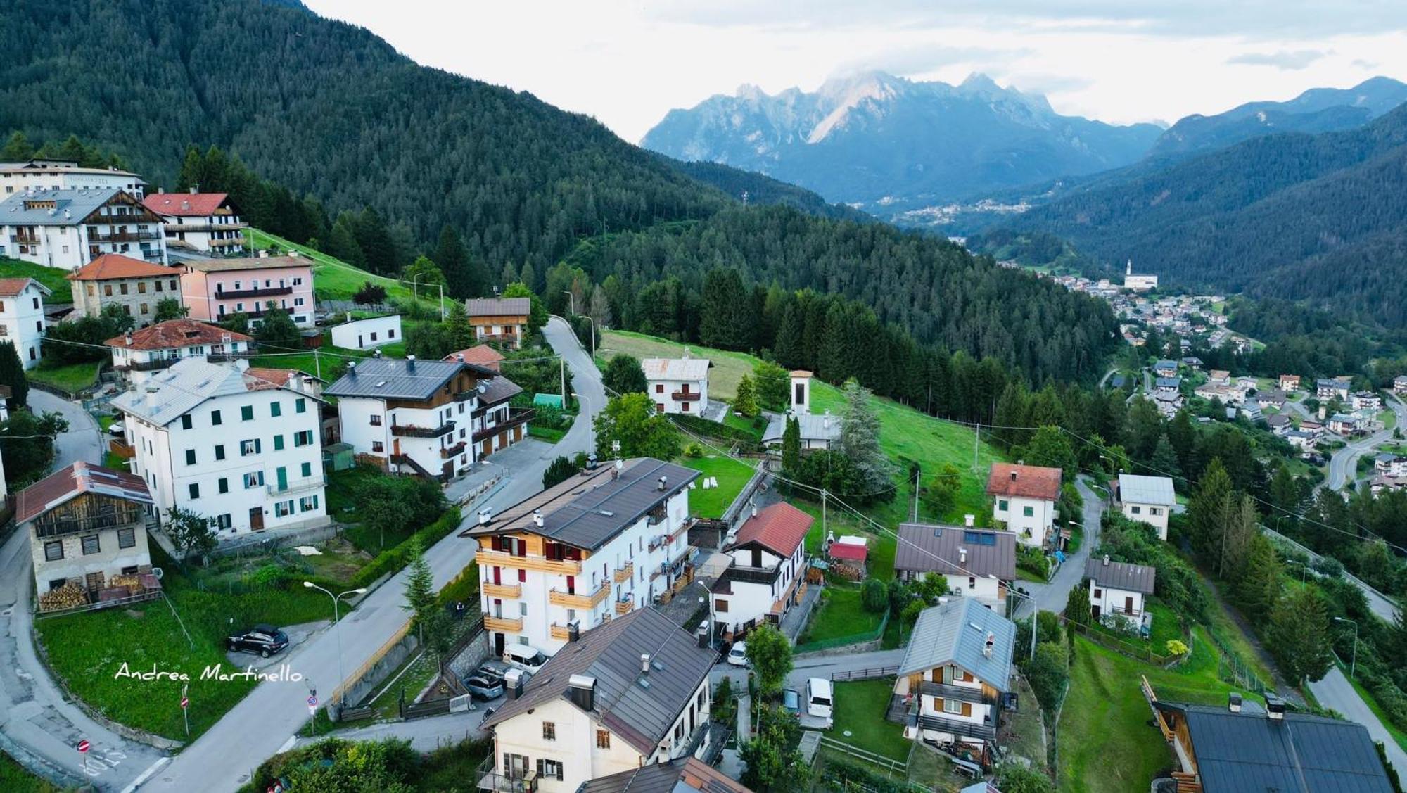 Aparthotel Mansarda La Soffitta Domegge di Cadore Exterior foto